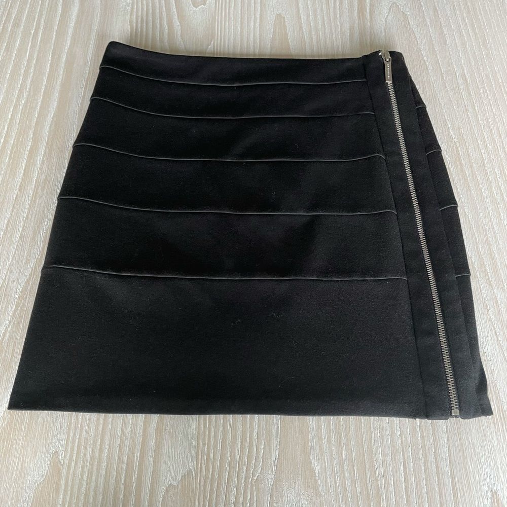 Michael Kors black skirt size 4